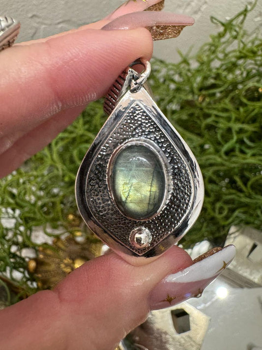 pendant2